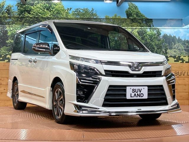 TOYOTA VOXY 2018