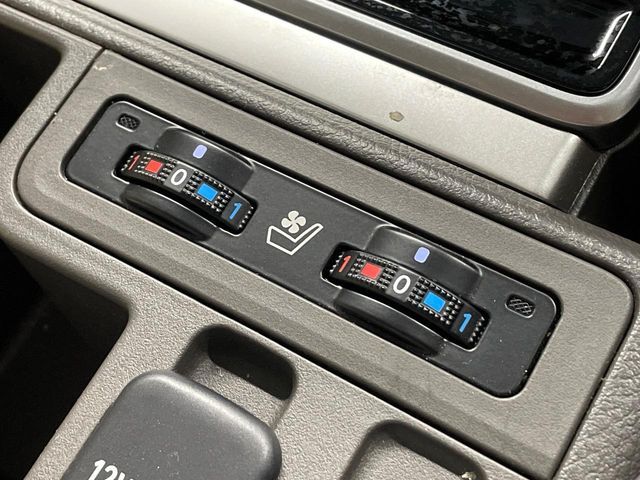 TOYOTA LANDCRUISER PRADO 2023