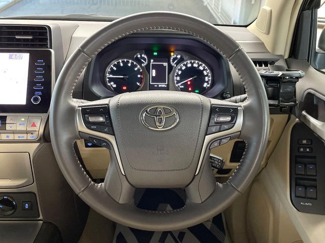 TOYOTA LANDCRUISER PRADO 2023