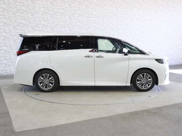 TOYOTA ALPHARD hybrid 4WD 2024