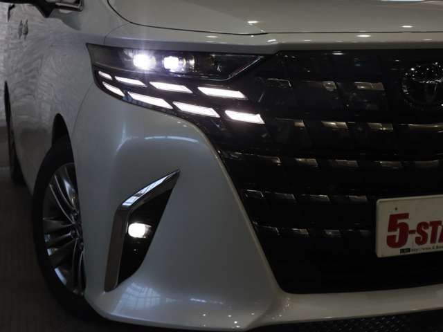 TOYOTA ALPHARD hybrid 4WD 2024