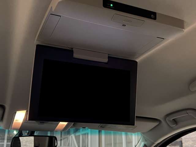 TOYOTA VELLFIRE 2013