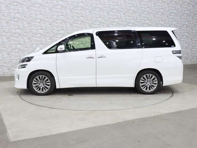 TOYOTA VELLFIRE 2013