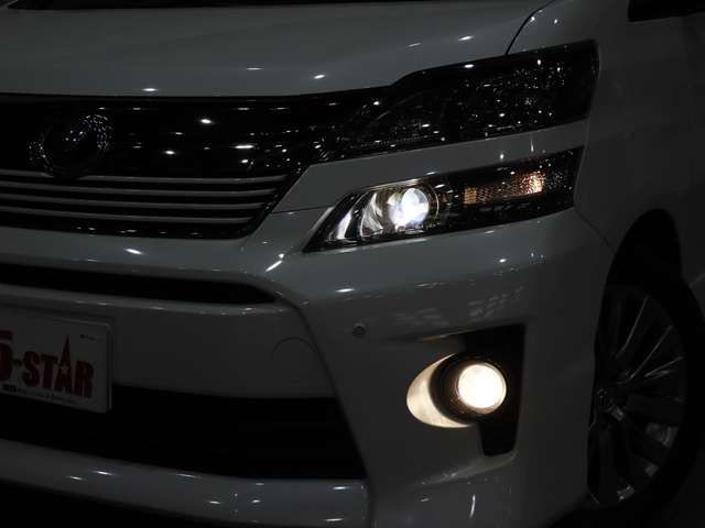 TOYOTA VELLFIRE 2013