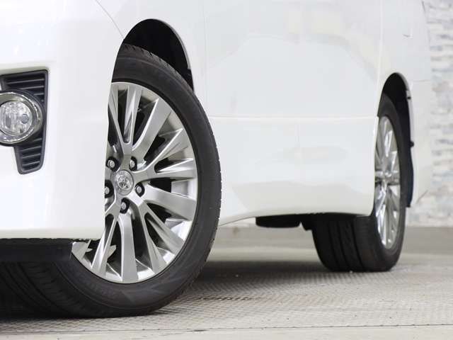 TOYOTA VELLFIRE 2013