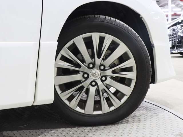 TOYOTA VELLFIRE 2013