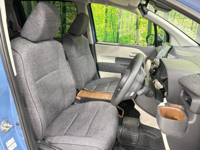 TOYOTA SIENTA HYBRID 2025