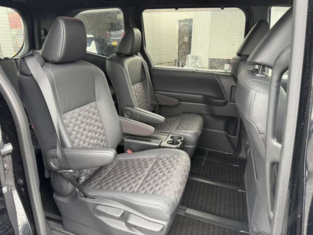 TOYOTA VOXY 4WD 2022