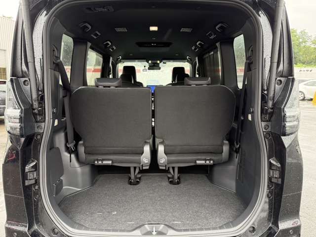 TOYOTA VOXY 4WD 2022