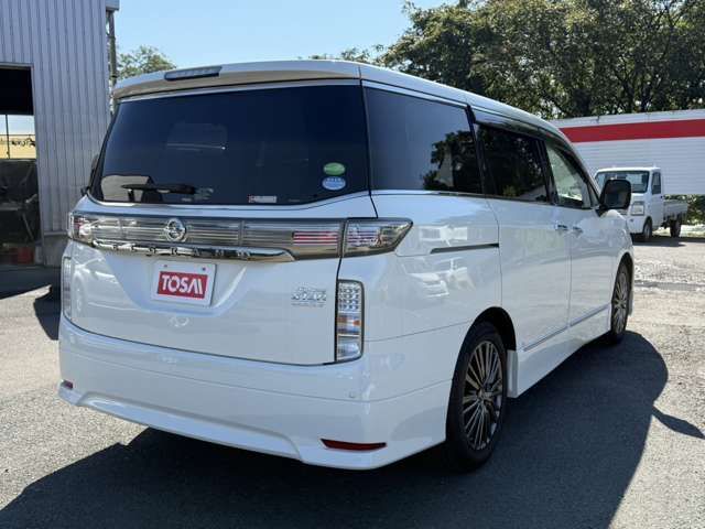 NISSAN ELGRAND  4WD 2017