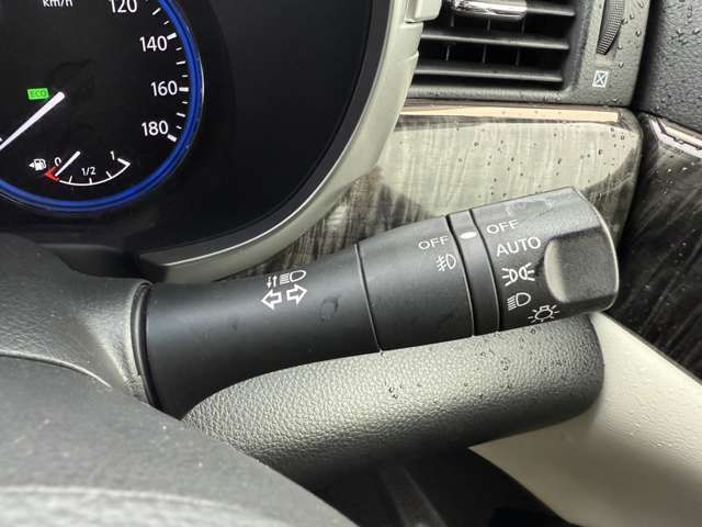 NISSAN ELGRAND  4WD 2017