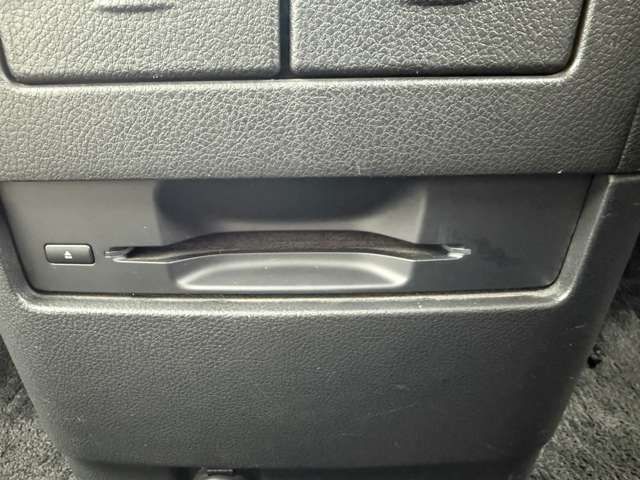 NISSAN ELGRAND  4WD 2017