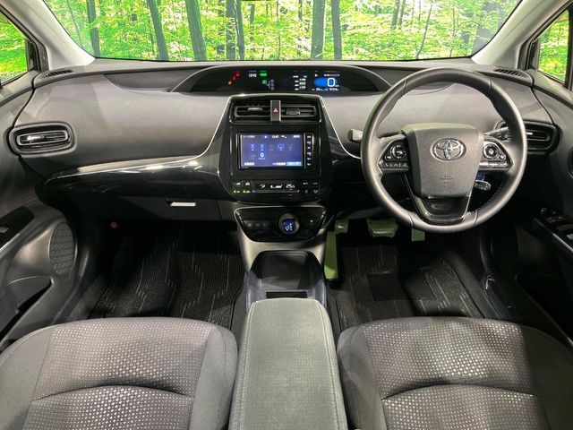 TOYOTA PRIUS 4WD 2019