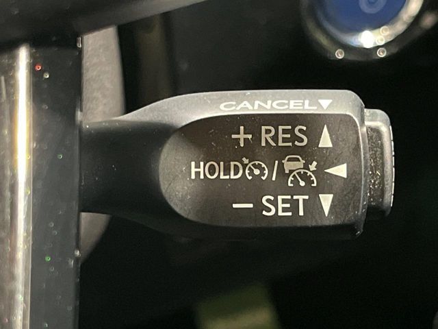 TOYOTA PRIUS 4WD 2019