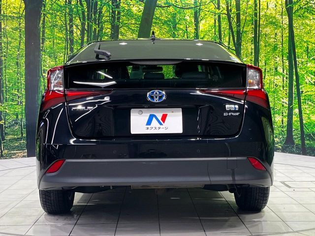 TOYOTA PRIUS 4WD 2019