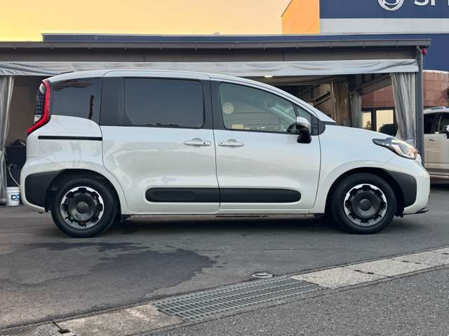 TOYOTA SIENTA HYBRID 2022