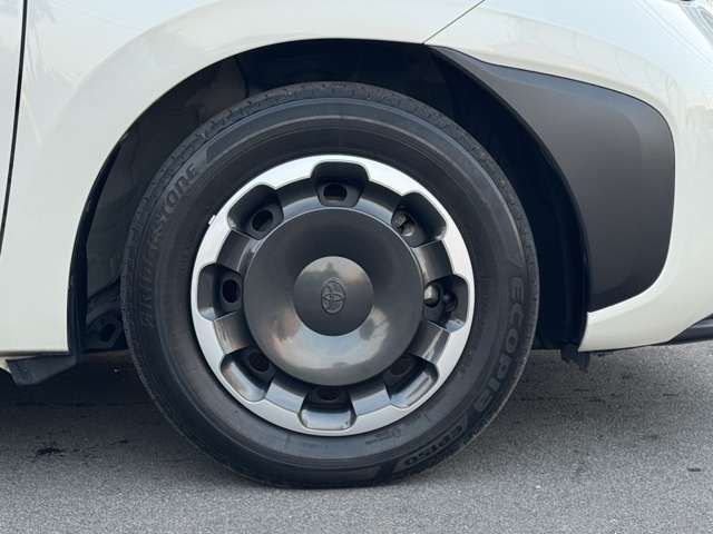 TOYOTA SIENTA HYBRID 2022