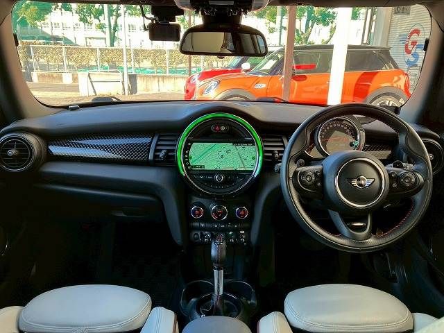 BMW MINI COOPER SD 2018