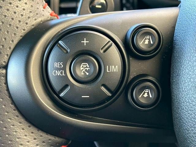 BMW MINI COOPER SD 2018