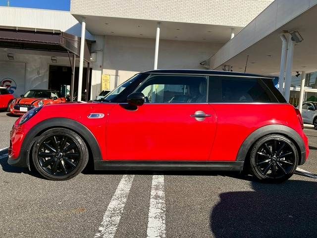 BMW MINI COOPER SD 2018