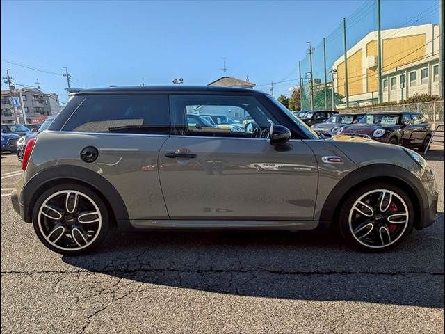 BMW MINI 2019
