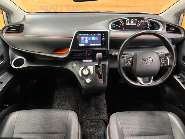 TOYOTA SIENTA HYBRID 2018