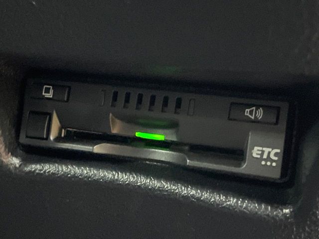 TOYOTA SIENTA HYBRID 2018