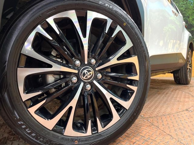 TOYOTA YARIS CROSS HYBRID 2025