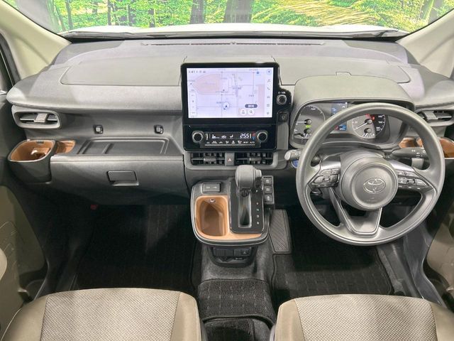 TOYOTA SIENTA HYBRID 2023