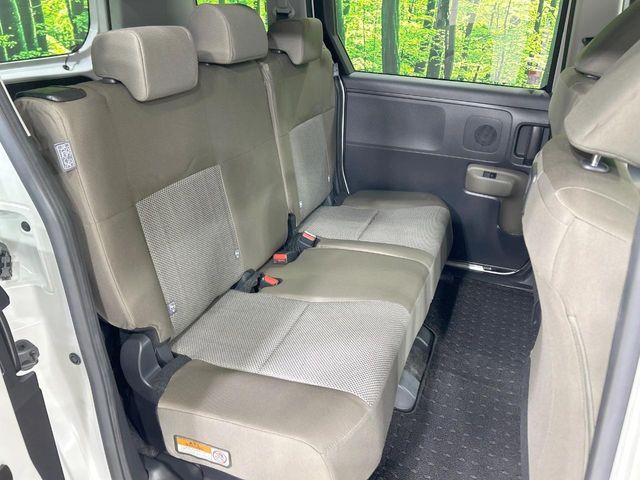 TOYOTA SIENTA HYBRID 2023