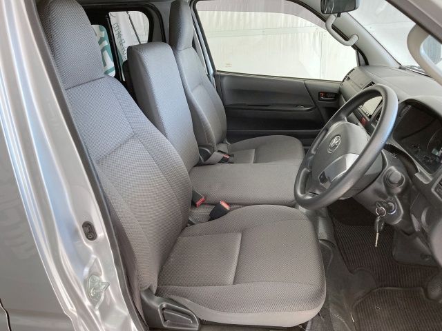 TOYOTA HIACE van 2WD 2019