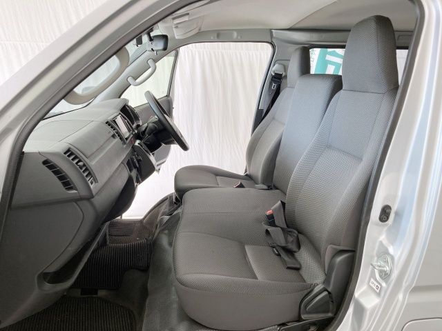 TOYOTA HIACE van 2WD 2019