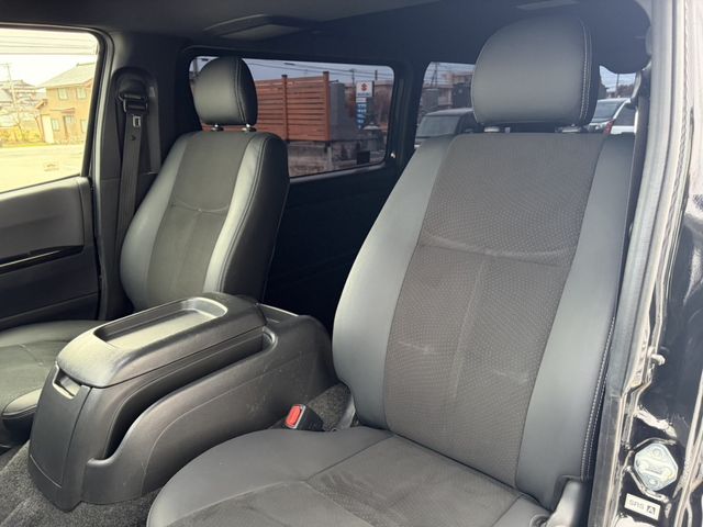 TOYOTA HIACE van 4WD 2020