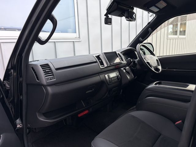 TOYOTA HIACE van 4WD 2020