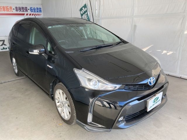 TOYOTA PRIUS Alpha 2015
