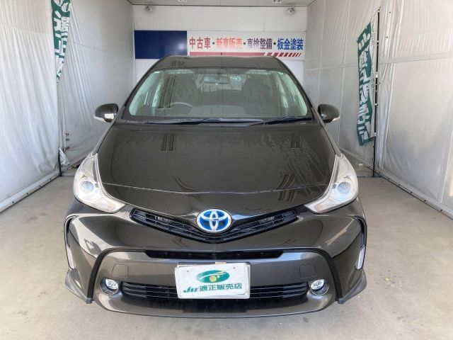 TOYOTA PRIUS Alpha 2015