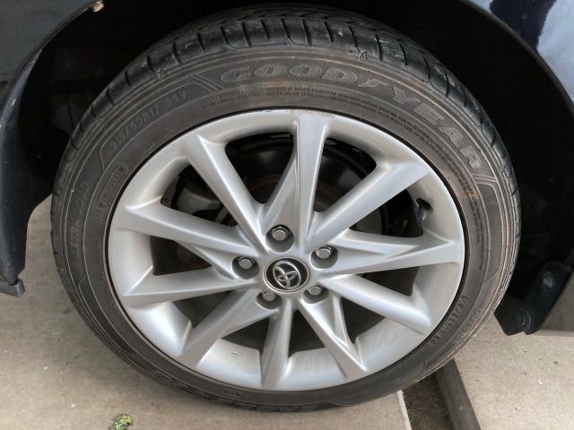 TOYOTA PRIUS Alpha 2015