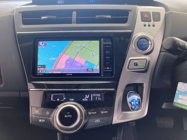 TOYOTA PRIUS Alpha 2015