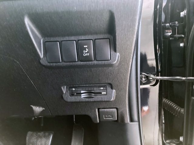 TOYOTA PRIUS Alpha 2015