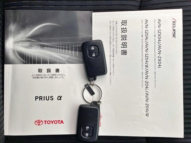TOYOTA PRIUS Alpha 2015