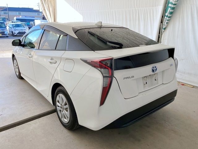 TOYOTA PRIUS 2018