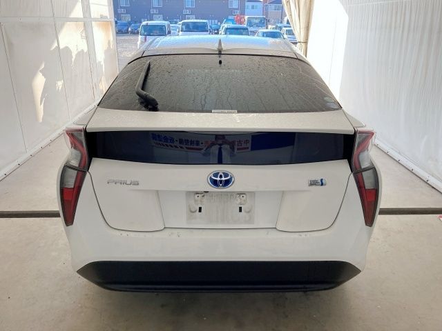 TOYOTA PRIUS 2018