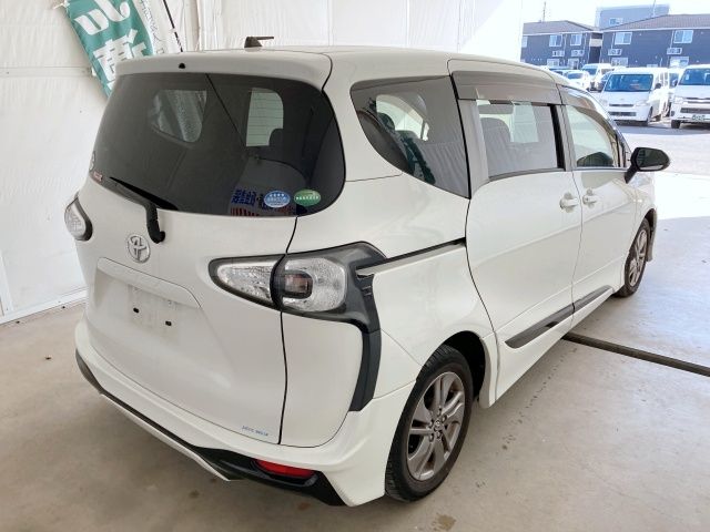 TOYOTA SIENTA 2016