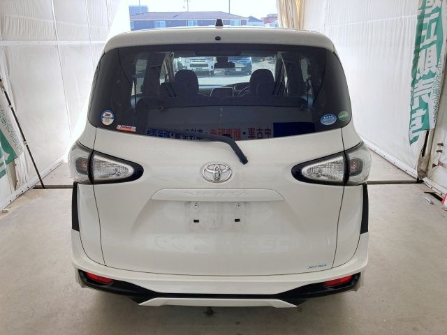 TOYOTA SIENTA 2016