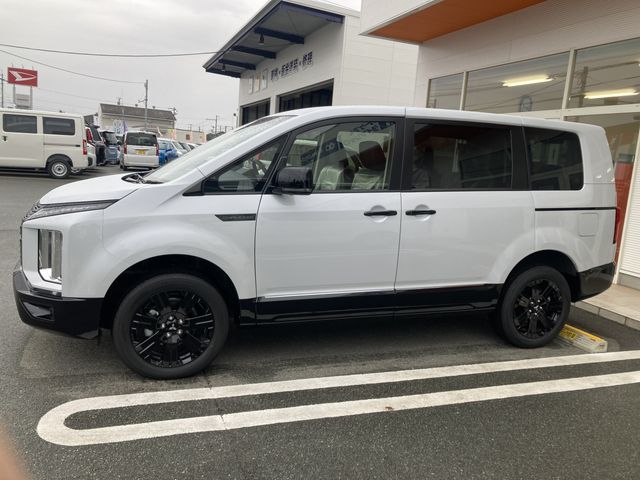 MITSUBISHI DELICA D:5 4WD 2025