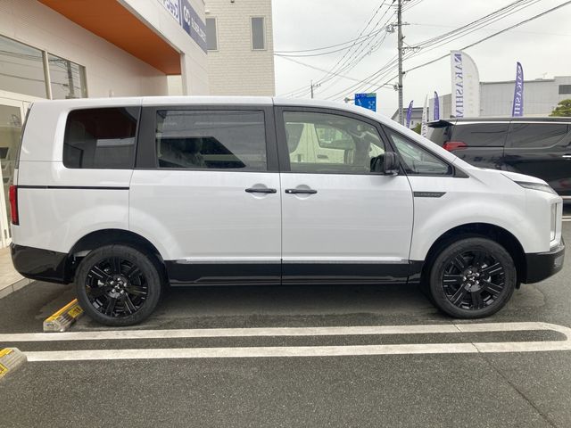 MITSUBISHI DELICA D:5 4WD 2025