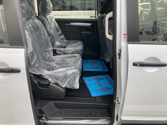 MITSUBISHI DELICA D:5 4WD 2025