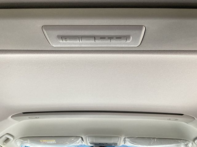 MITSUBISHI DELICA D:5 4WD 2025