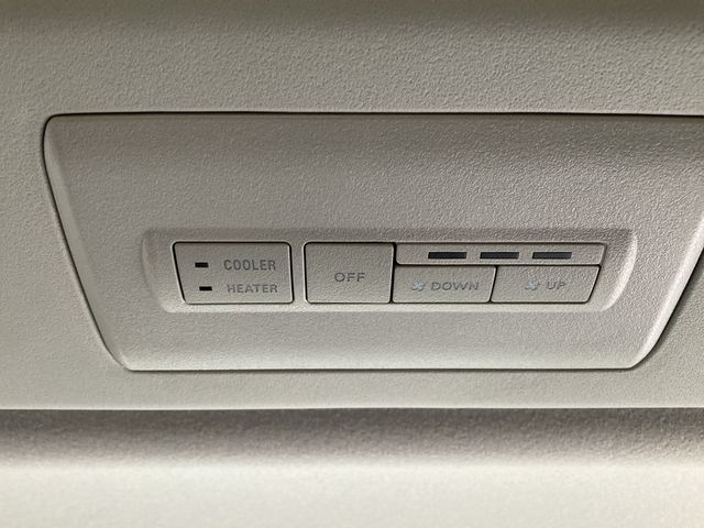 MITSUBISHI DELICA D:5 4WD 2025