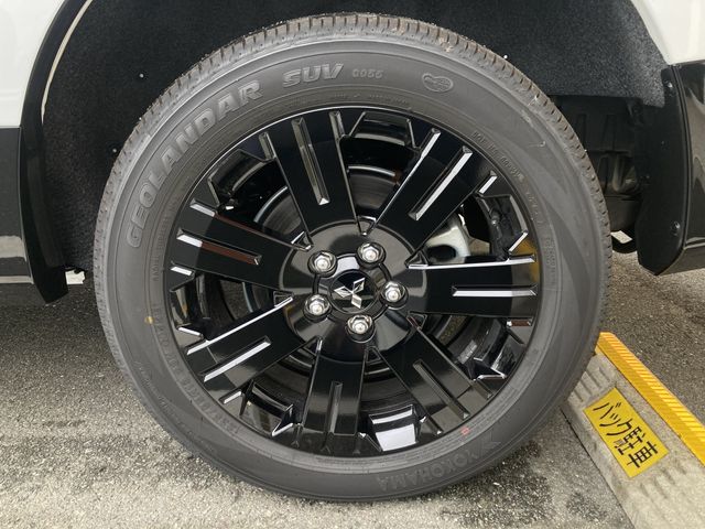 MITSUBISHI DELICA D:5 4WD 2025